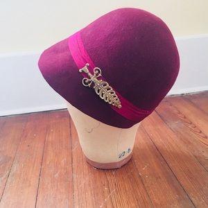 women’s cloche hat 1920s style solid brass, wool